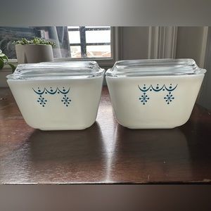 Pryrex small fridge containers